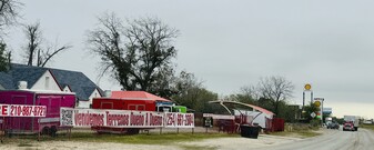 I-35 Frontage Prime Business Location - Propriété automobile