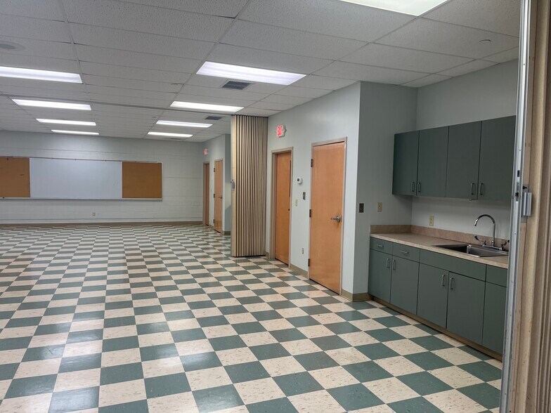11 N Fayette St, Mercersburg, PA à louer - Photo du bâtiment - Image 3 de 10