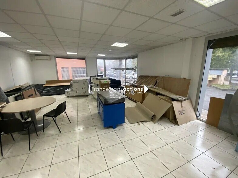 Commerce de détail dans Saint-Orens-de-Gameville à louer - Photo du bâtiment - Image 2 de 3