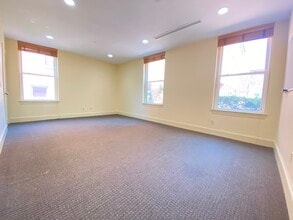 4214 King St, Alexandria, VA à louer Photo intérieure- Image 2 de 14