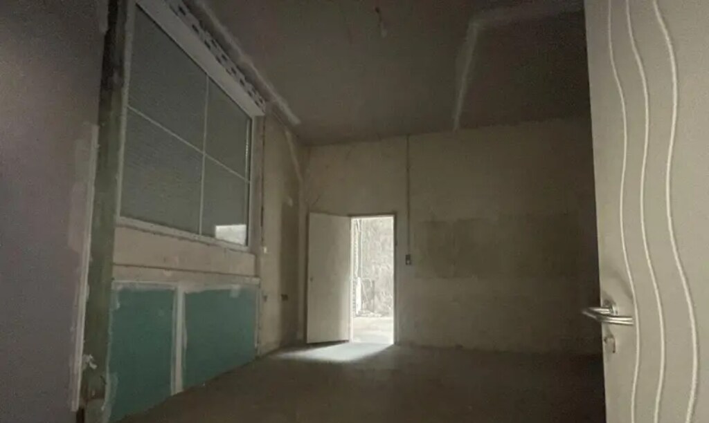 Flex in Croissy-Beaubourg for lease Interior Photo- Image 1 of 6