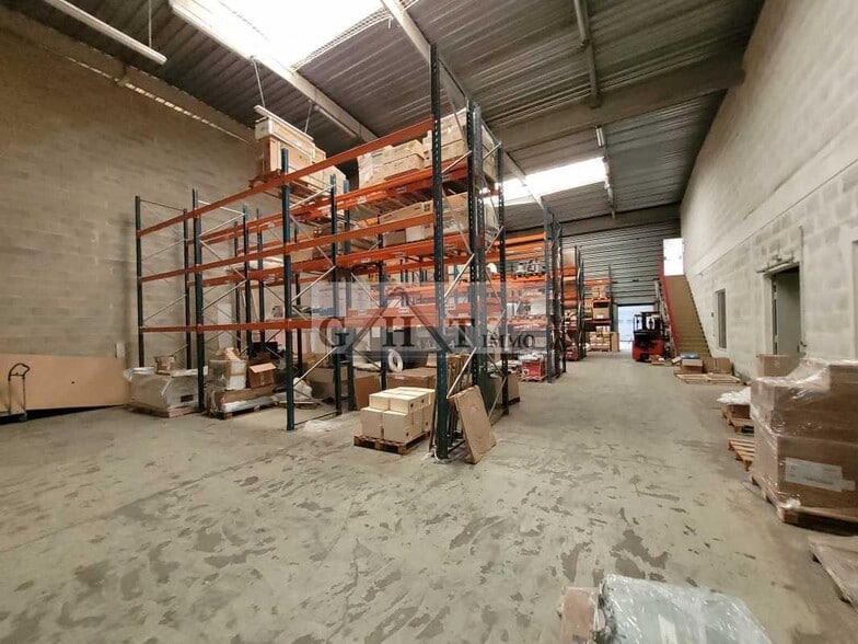 Industrial in Lisses for lease - Building Photo - Image 3 of 19