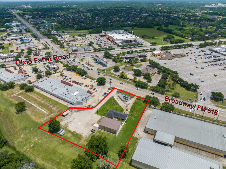 1705 Broadway, Pearland, TX for sale - Building Photo - Image 1 of 1