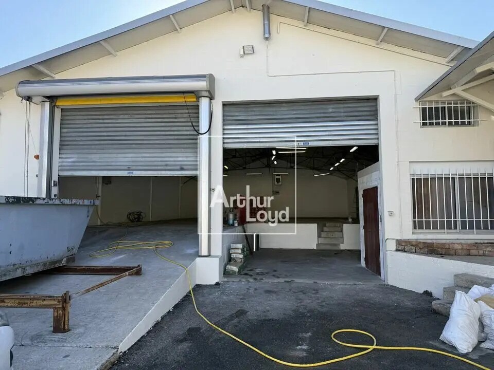 Flex in La Rochette for lease Building Photo- Image 1 of 9