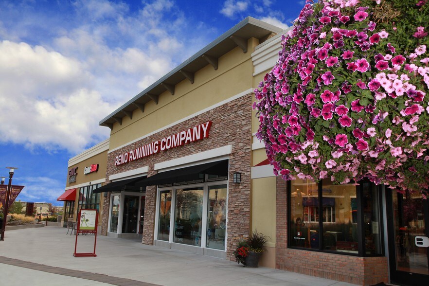 13925 S Virginia St, Reno, NV à louer - Photo du bâtiment - Image 3 de 13