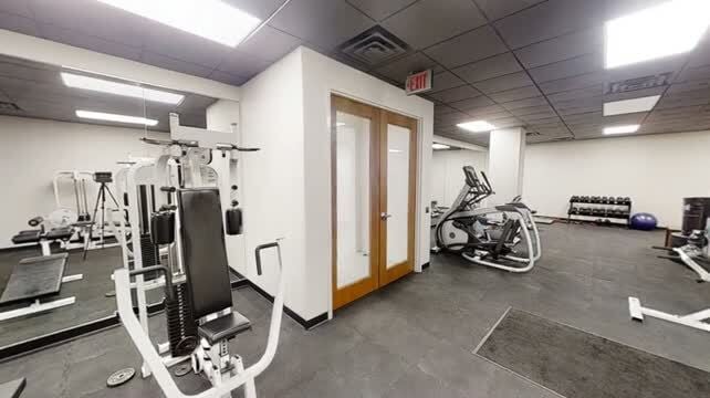 22901 Millcreek Blvd, Highland Hills, OH à vendre - Vidéo sur l’inscription commerciale - Image 3 de 33