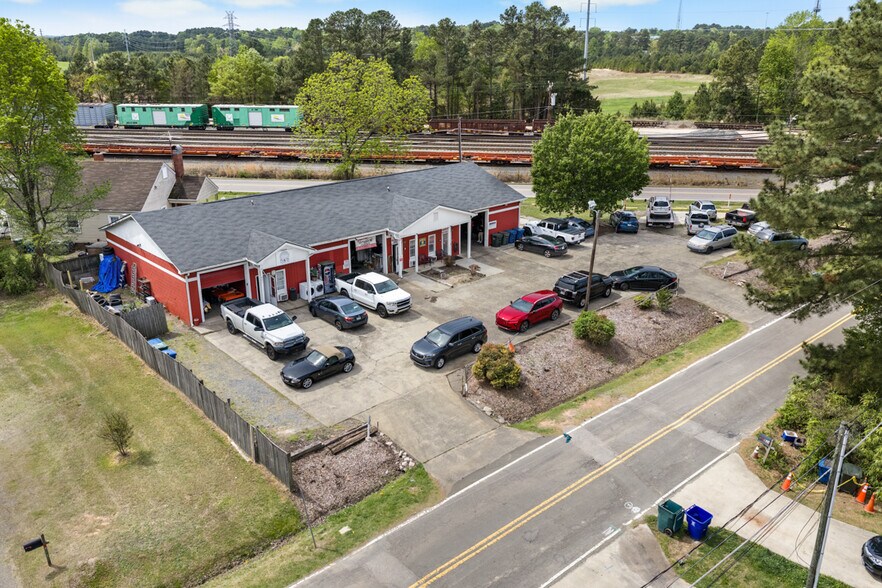 921 Midway Ave, Durham, NC à louer - Photo principale - Image 1 de 5