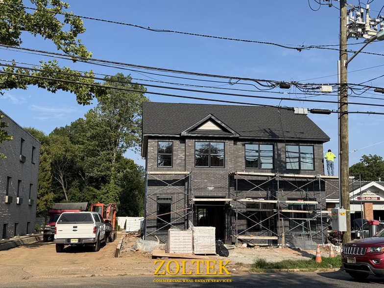 136 Main St, Metuchen, NJ à louer - Photo du bâtiment - Image 2 de 5