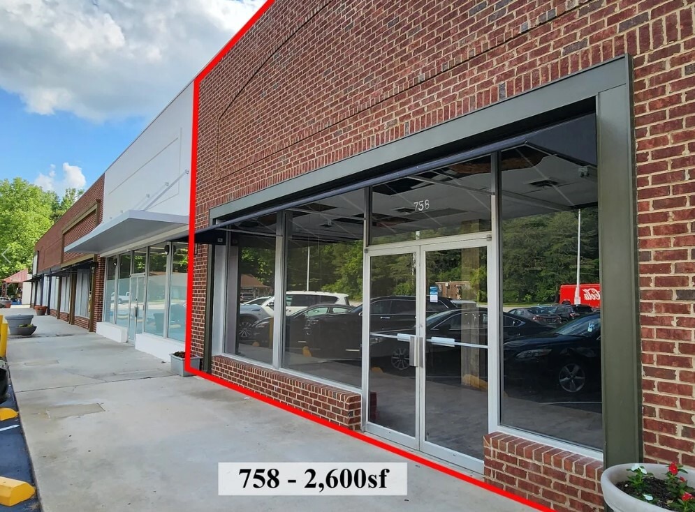 770 Shades Mountain Plz, Hoover, AL à louer Photo du bâtiment- Image 1 de 1