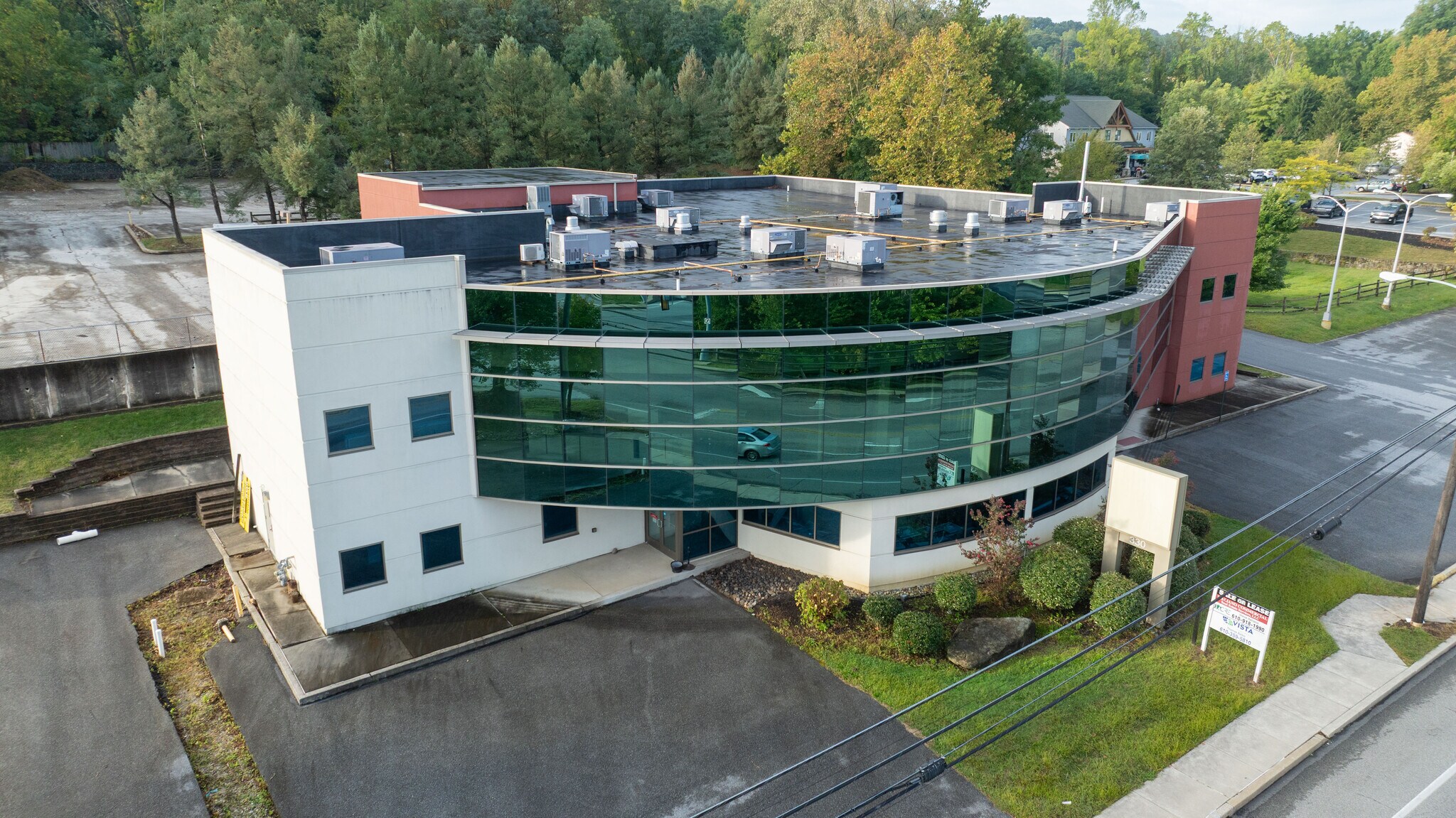 330 Lancaster Ave, Malvern, PA à vendre Aérien- Image 1 de 4