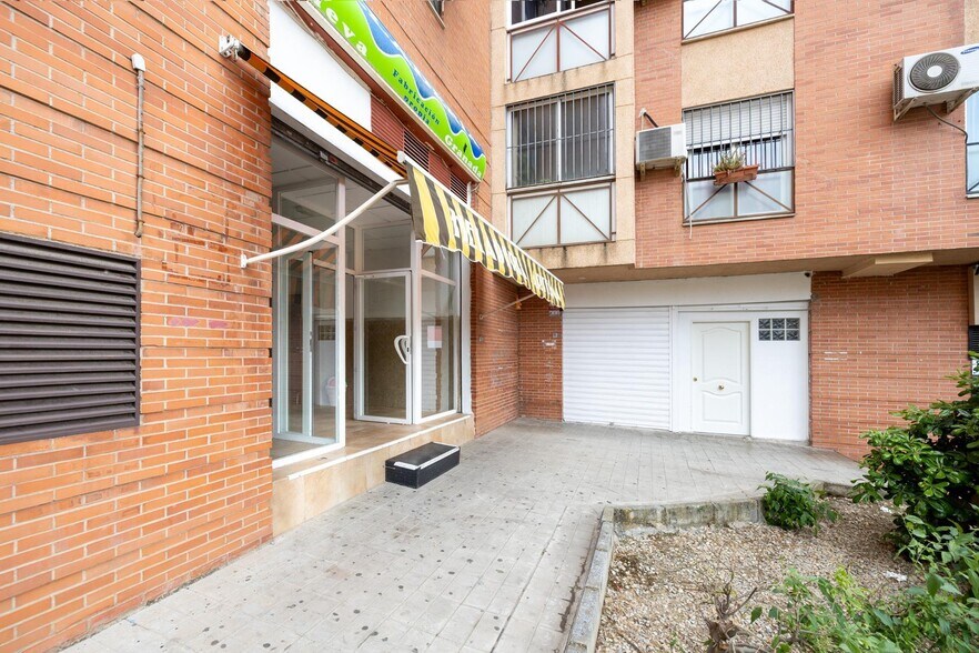 Calle Gabriela Mistral, 2, Granada, Granada for sale - Building Photo - Image 1 of 25