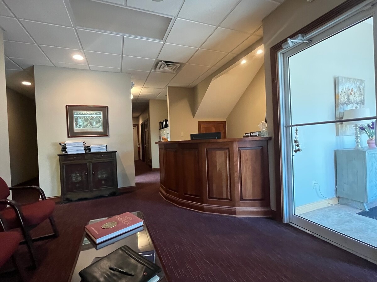 2611 Chicago St, Valparaiso, IN 46383 - Unit B - - Interior Photo - Image 1 of 8
