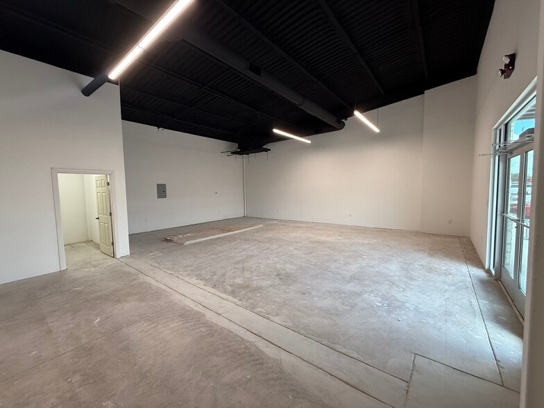 1301 N Grant Ave, Odessa, TX for lease - Interior Photo - Image 3 of 6