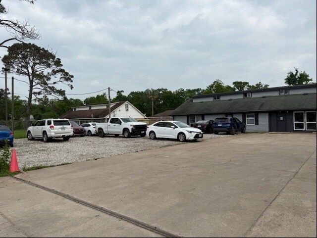9321 Meldrum Ln, Houston, TX à louer - Photo du bâtiment - Image 3 de 18