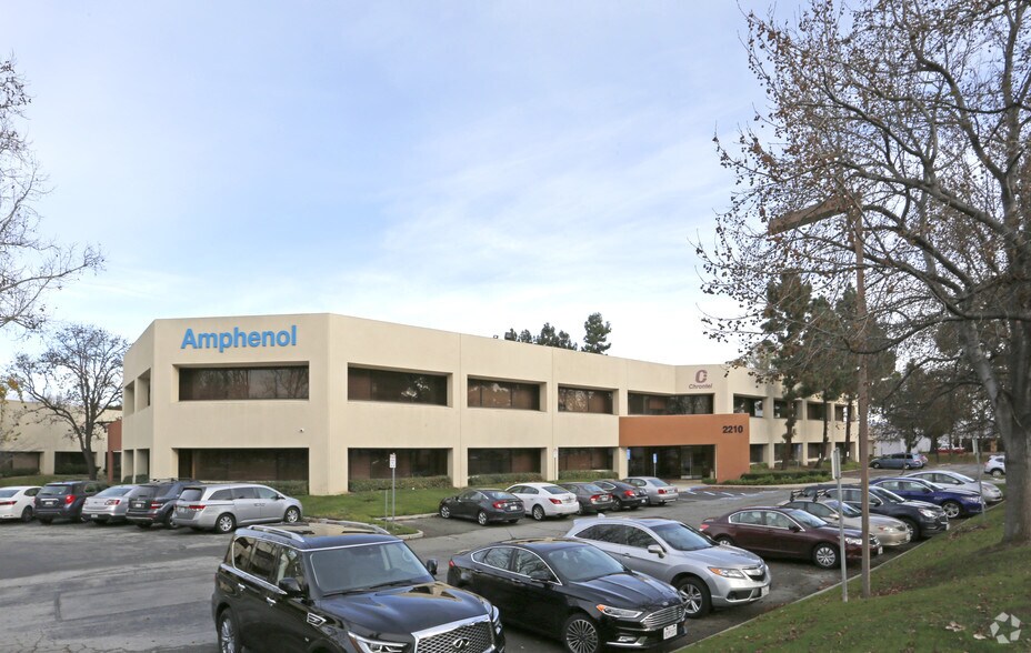 2210 O'Toole Ave, San Jose, CA à louer - Photo du bâtiment - Image 1 de 8