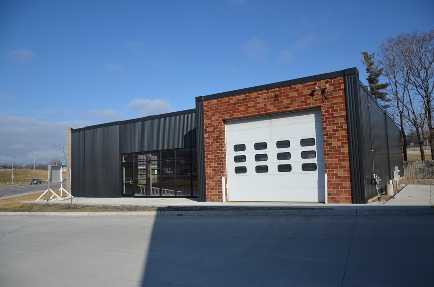 1251 Keosauqua Way, Des Moines, IA à vendre - Photo du bâtiment - Image 3 de 3