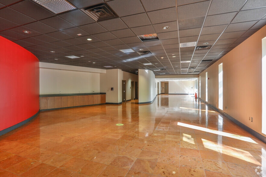50 Datastream Plz, Greenville, SC for sale - Interior Photo - Image 2 of 27