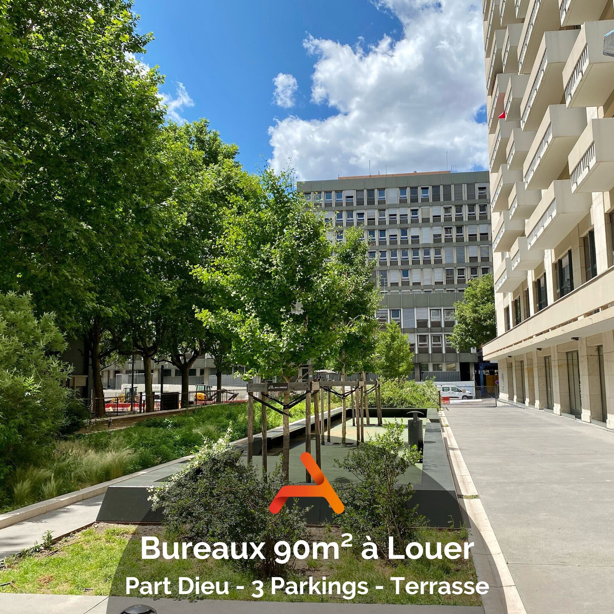 10 Rue Des Cuirassiers, Lyon for lease Interior Photo- Image 1 of 5