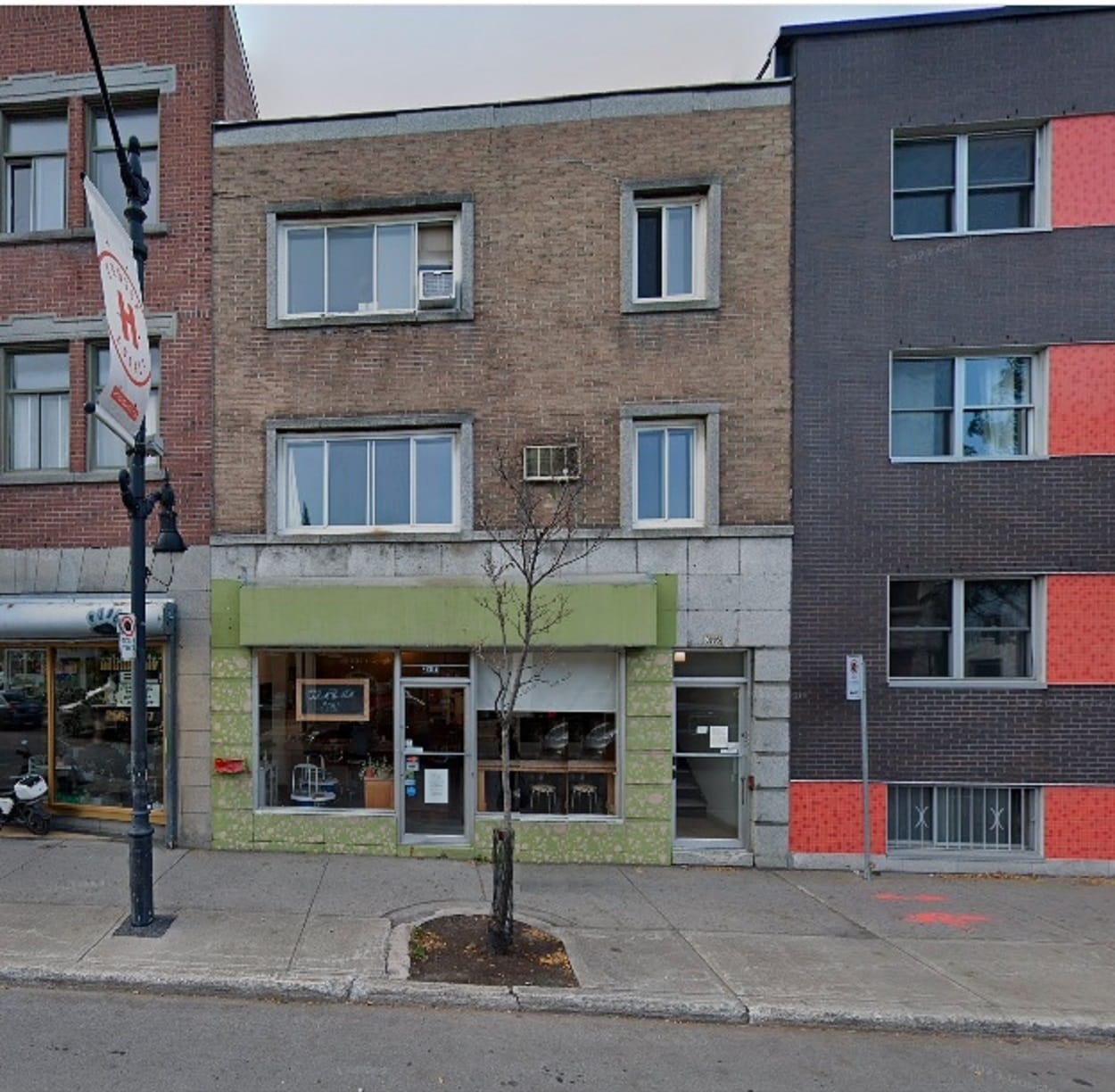 3901 Rue Sainte-Catherine E, Montréal, QC for sale Primary Photo- Image 1 of 2
