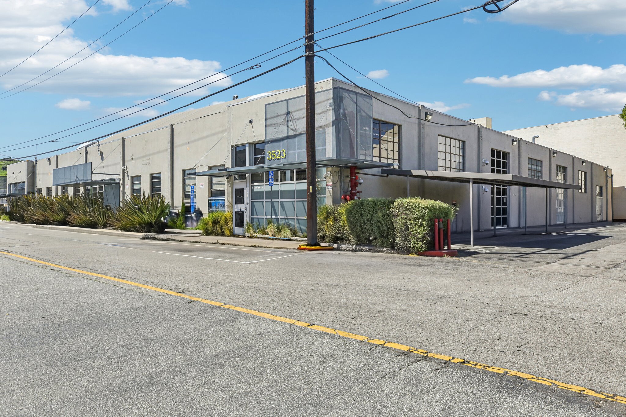 3523-3525 Eastham Dr, Culver City, CA for lease Primary Photo- Image 1 of 10