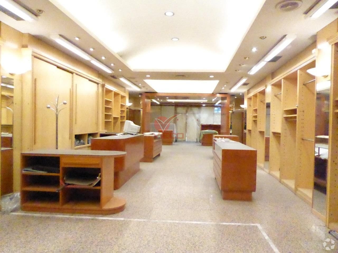 Retail in Cuenca, Cuenca for lease Interior Photo- Image 1 of 2