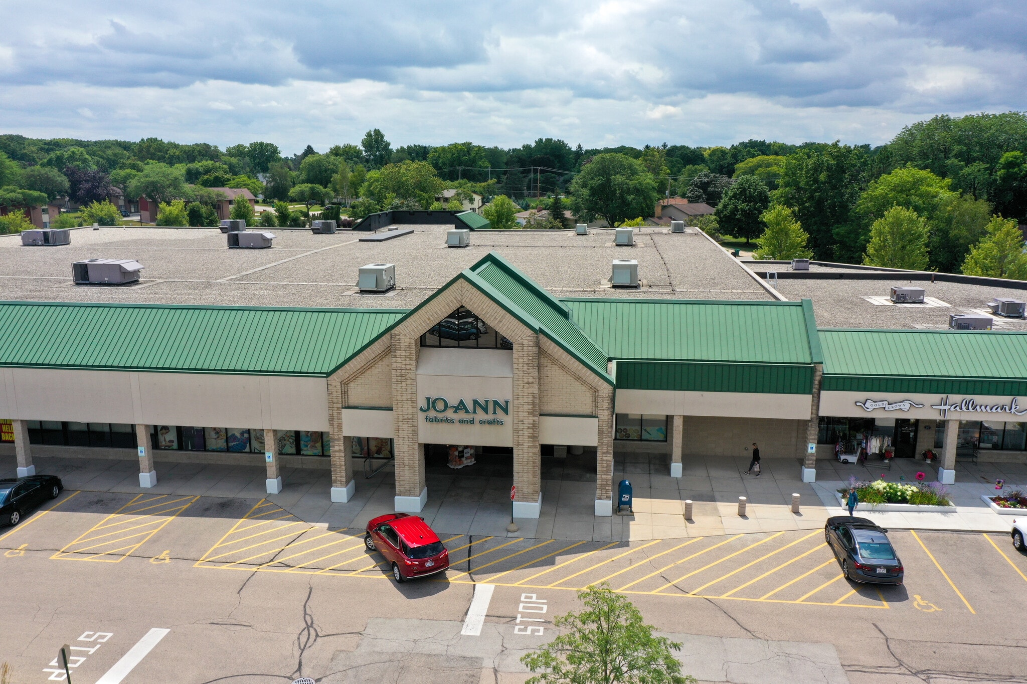 N78W14501-N78W14597 Appleton Ave, Menomonee Falls, WI for lease Primary Photo- Image 1 of 4