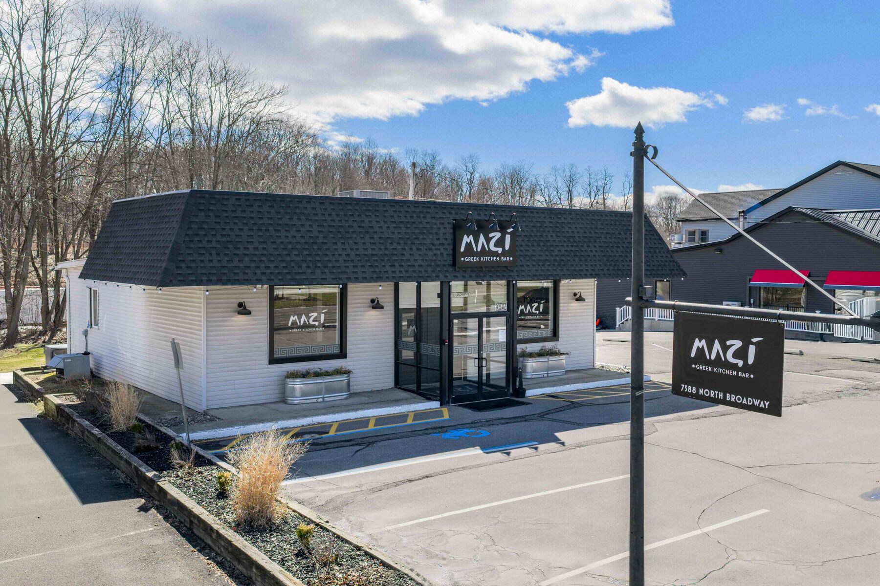 7588 N Broadway, Red Hook, NY à vendre Photo principale- Image 1 de 37