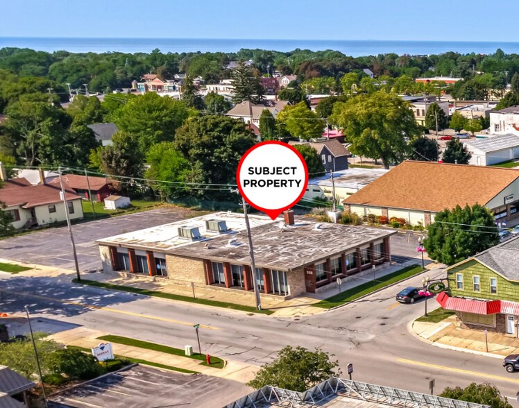 332 1st St, Manistee, MI à vendre - Photo du bâtiment - Image 2 de 6