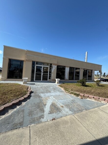 2000 S Atlantic Ave, Daytona Beach, FL for sale - Building Photo - Image 3 of 11