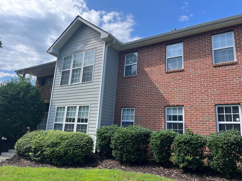 Scarborough Place & Sleepy Creek portefeuille de 2 propriétés à vendre sur LoopNet.ca - Photo du bâtiment - Image 3 de 22