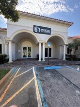 290 SW 12th Ave, Deerfield Beach, FL for lease Interior Photo- Image 1 of 14