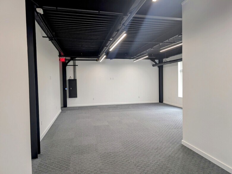 6428 Davis Blvd, North Richland Hills, TX à louer - Photo intérieure - Image 3 de 26