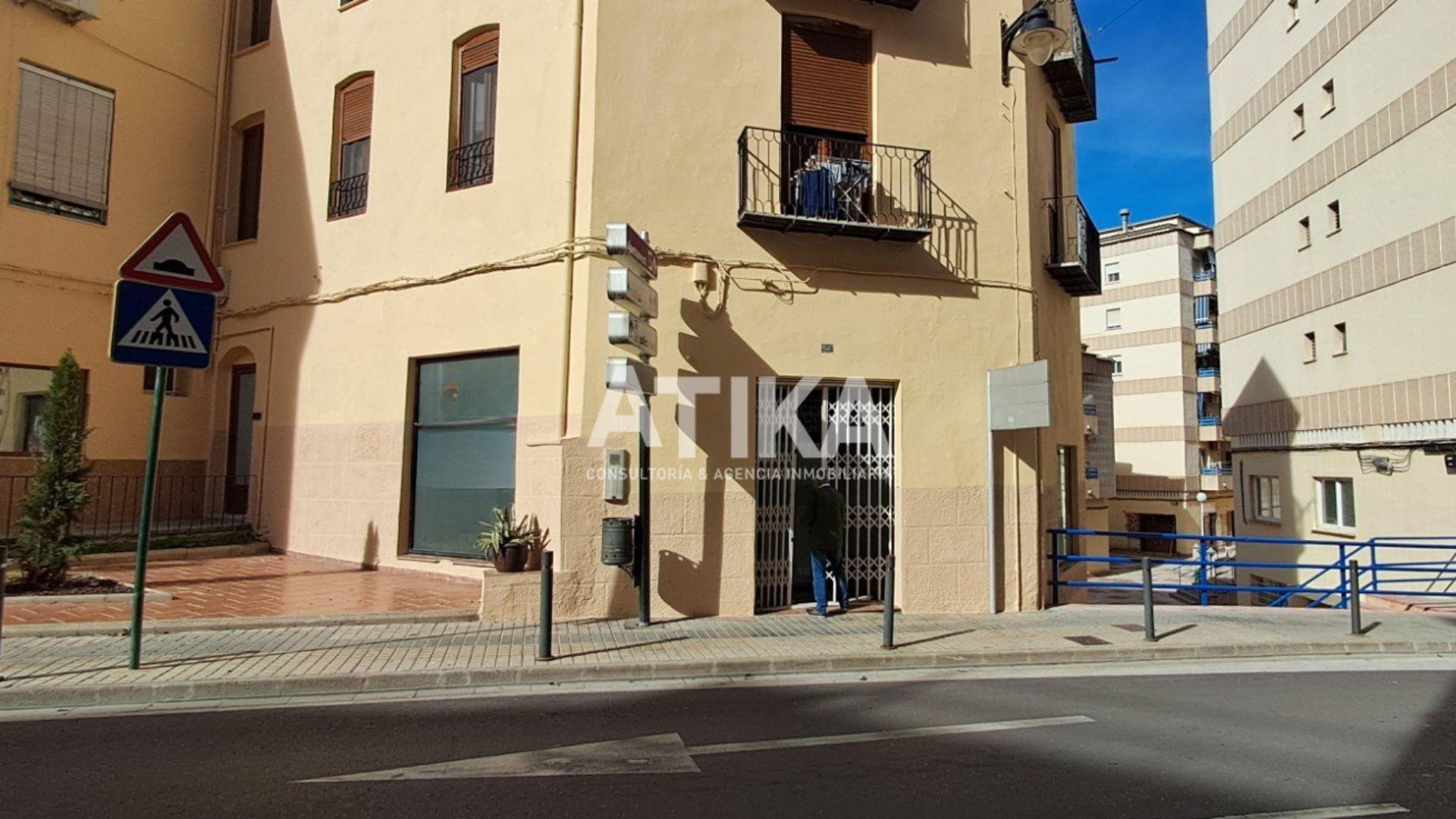 Commerce de détail dans Ontinyent, Valencia à louer Photo principale- Image 1 de 12