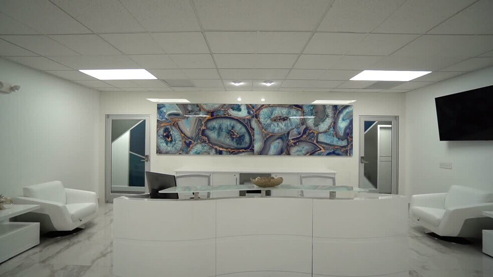 410 S Ware Blvd, Tampa, FL à louer - Vidéo sur l’inscription commerciale - Image 1 de 19