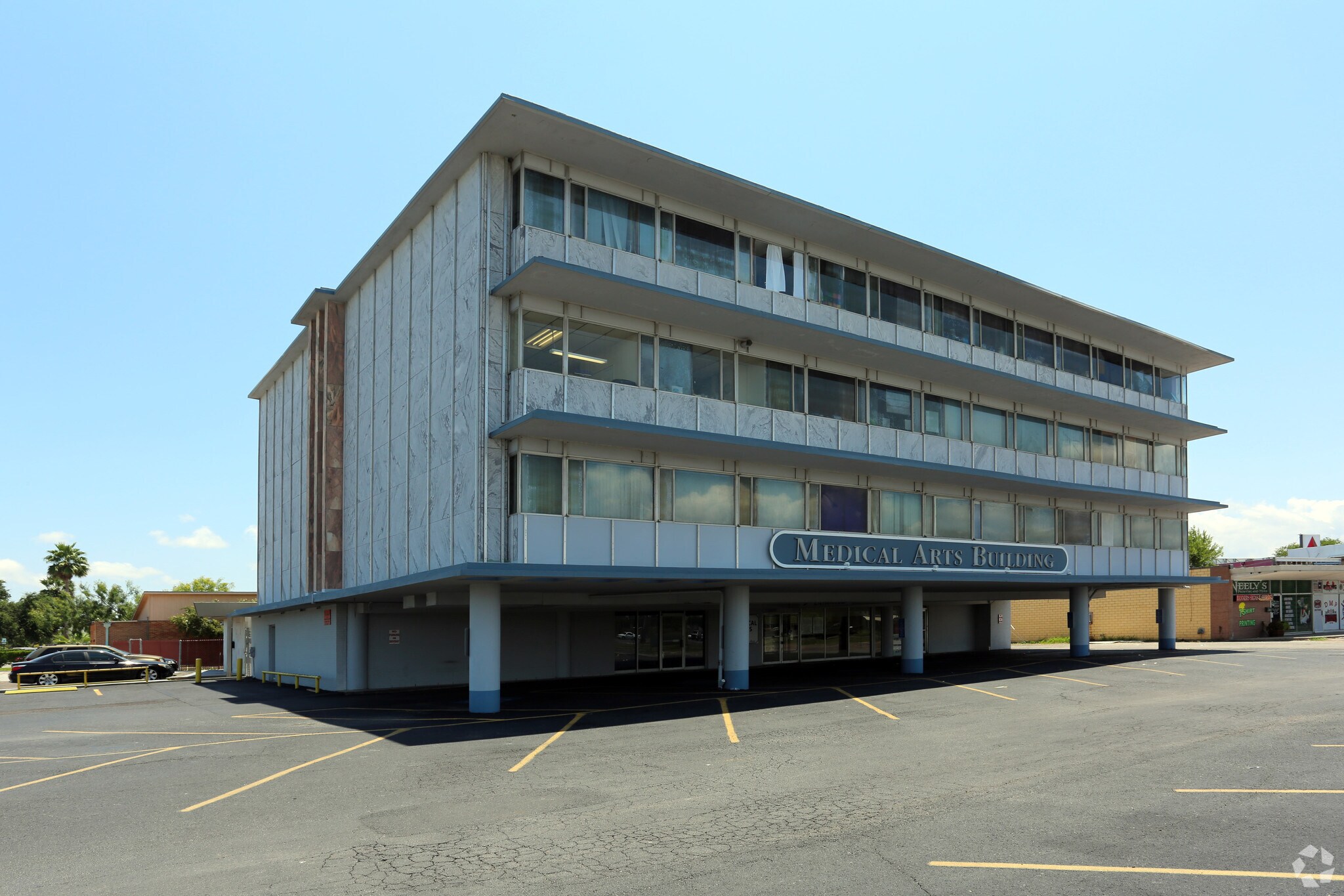 1001 Louisiana Ave, Corpus Christi, TX for lease Primary Photo- Image 1 of 6