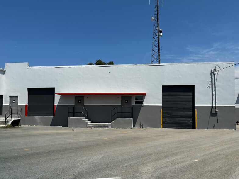 4120-4132 NW 10th Ave, Fort Lauderdale, FL à louer - Photo du bâtiment - Image 3 de 13