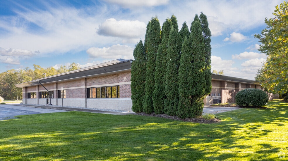 4170 Embassy Dr SE, Grand Rapids, MI à louer - Photo du bâtiment - Image 2 de 2