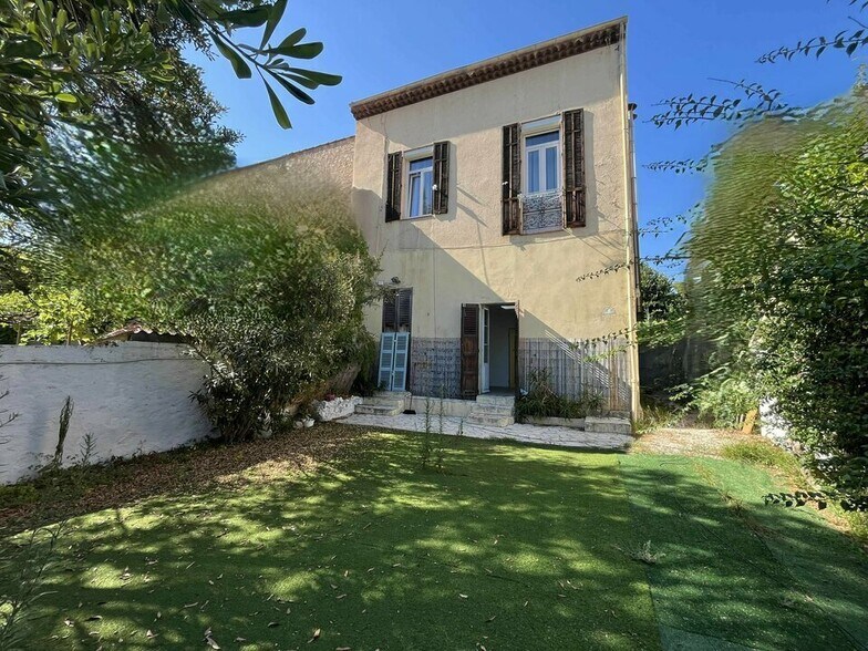 Flex in Cannes for sale - Building Photo - Image 1 of 12