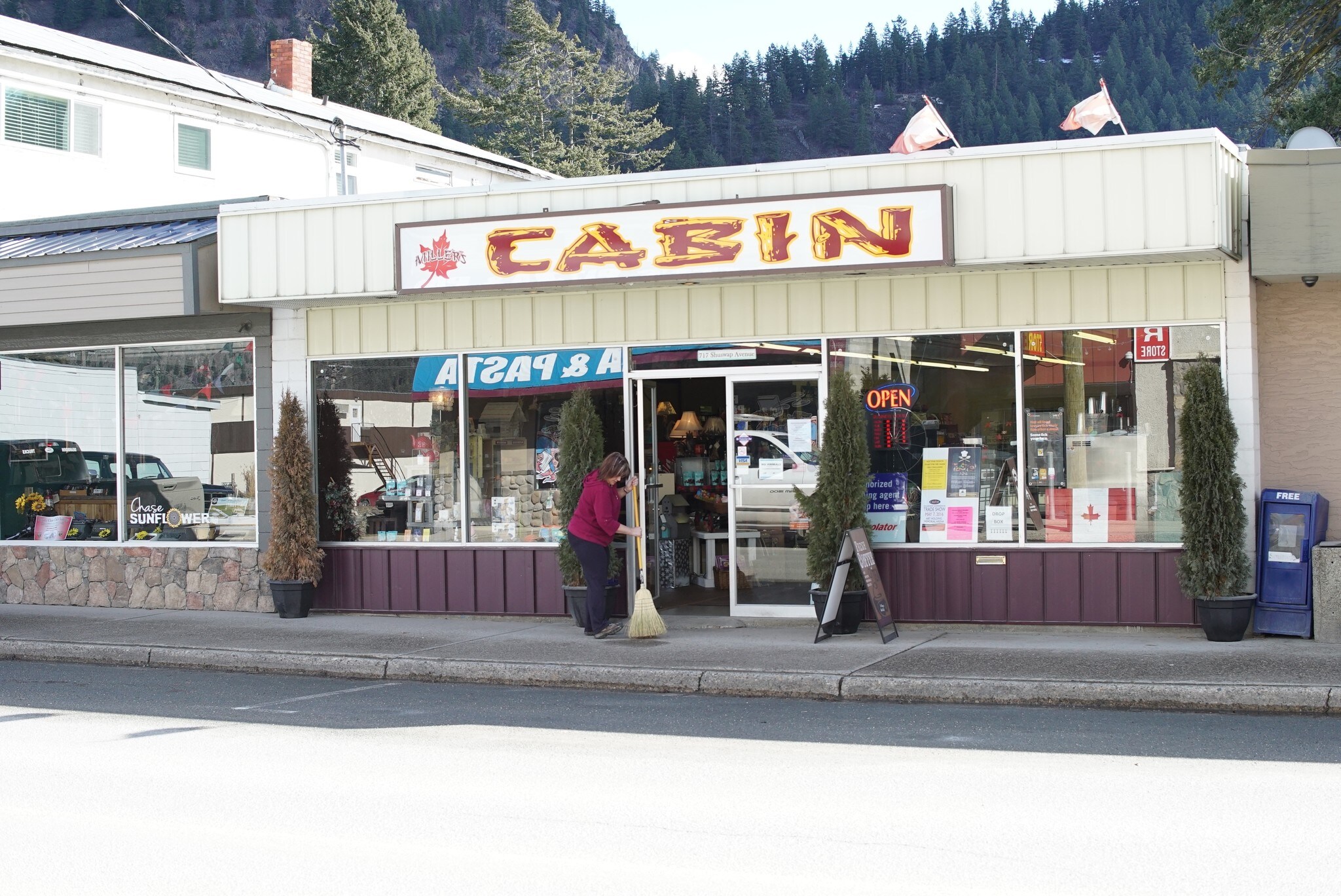 717 Shuswap Ave, Thompson-Nicola, BC for sale Building Photo- Image 1 of 1