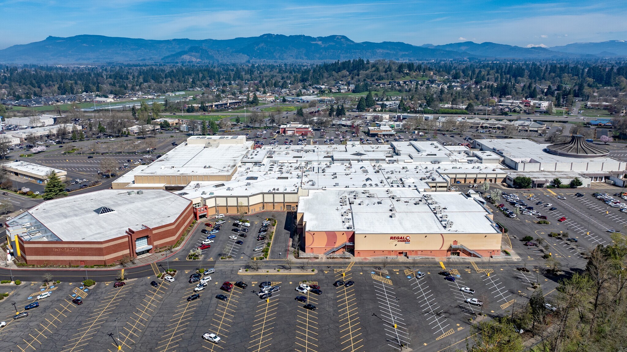 293 Valley River Ctr, Eugene, OR for lease Building Photo- Image 1 of 16