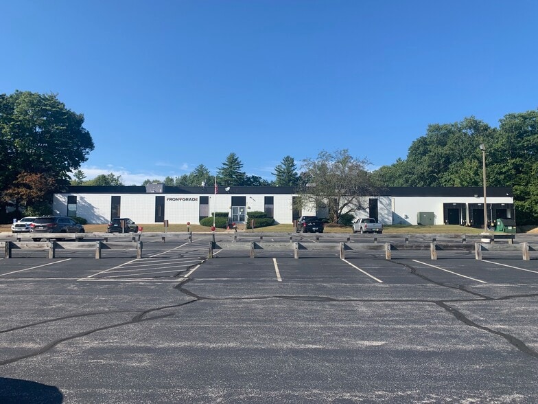 32 Industrial Dr, Exeter, NH for lease - Building Photo - Image 1 of 3