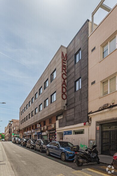 Calle de San Enrique, 16, Madrid, Madrid à louer - Photo du bâtiment - Image 2 de 3
