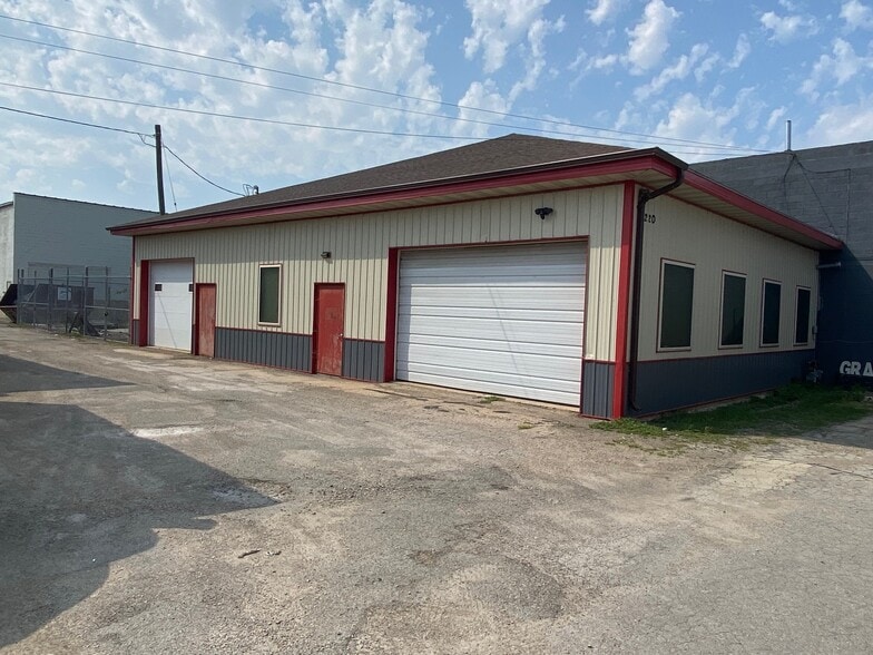 Washington Street Portfolio - Investment portfolio of 3 properties for sale on LoopNet.ca - Building Photo - Image 3 of 9