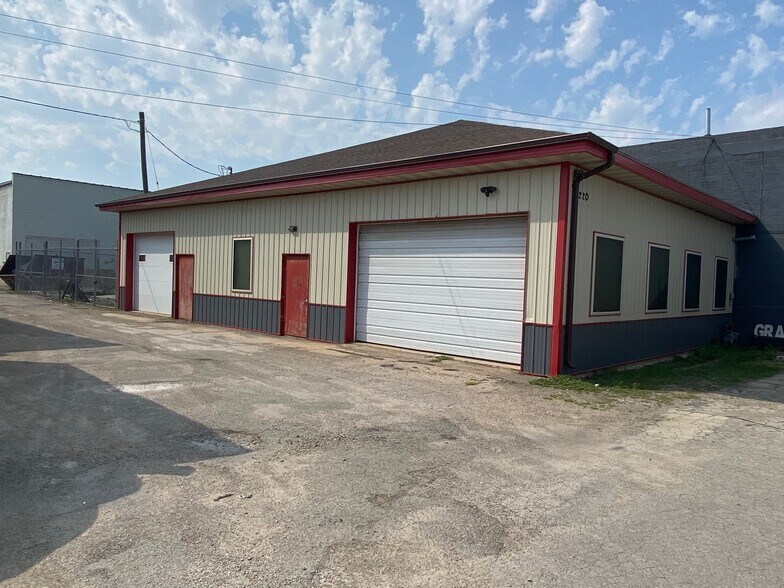 Washington Street Portfolio - Investment portefeuille de 3 propriétés à vendre sur LoopNet.ca - Photo du bâtiment - Image 3 de 9