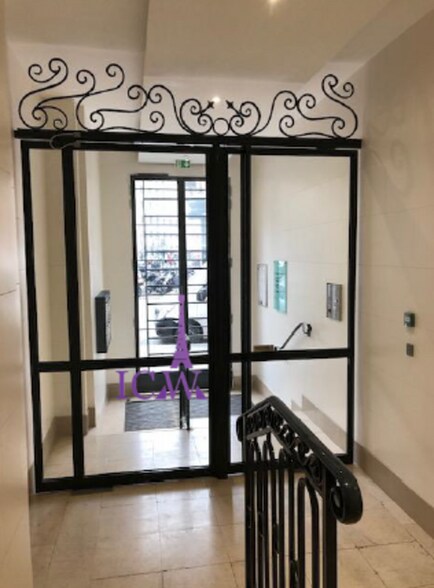 69 Rue La Boétie, Paris à louer - Photo du bâtiment - Image 2 de 12