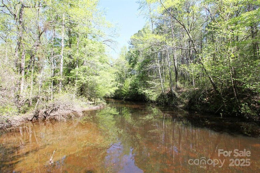 GOLDENROD DR., Carthage, NC à vendre - Photo du bâtiment - Image 3 de 31