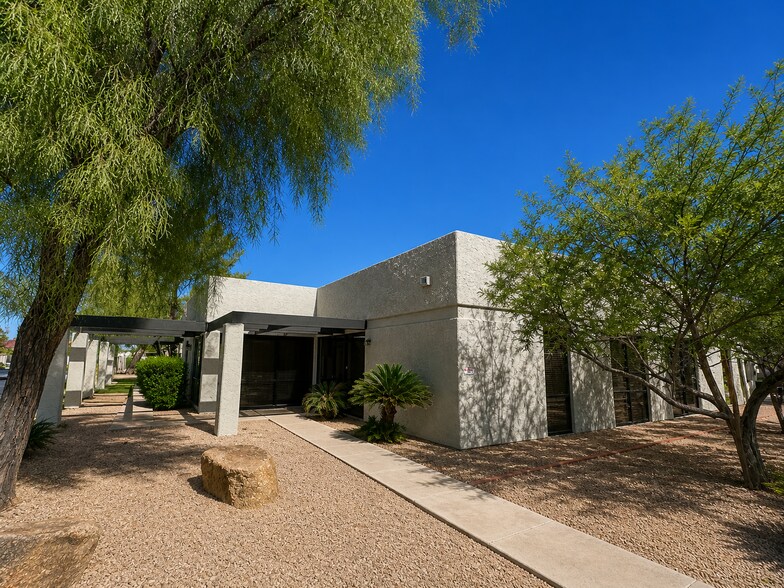 2306-2310 S McClintock Dr, Tempe, AZ à vendre - Photo du bâtiment - Image 2 de 3