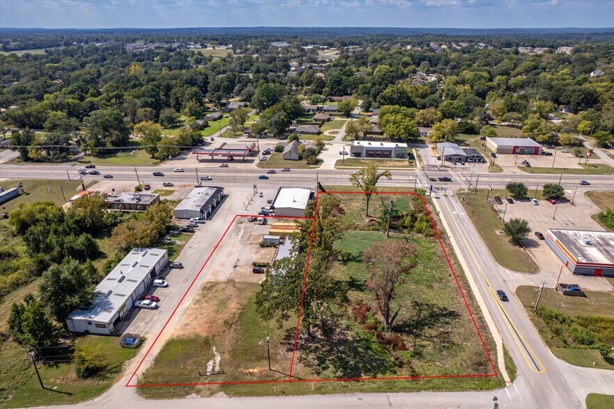 906 S Main St, Lindale, TX à vendre - Photo du bâtiment - Image 3 de 37