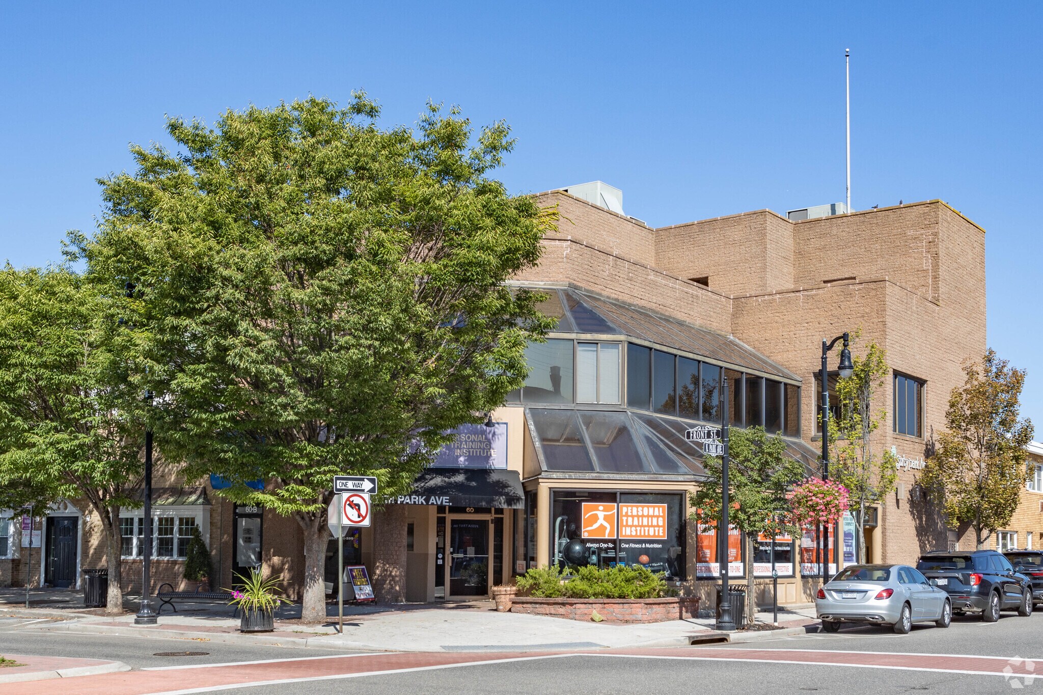 60 N Park Ave, Rockville Centre, NY for lease Primary Photo- Image 1 of 5