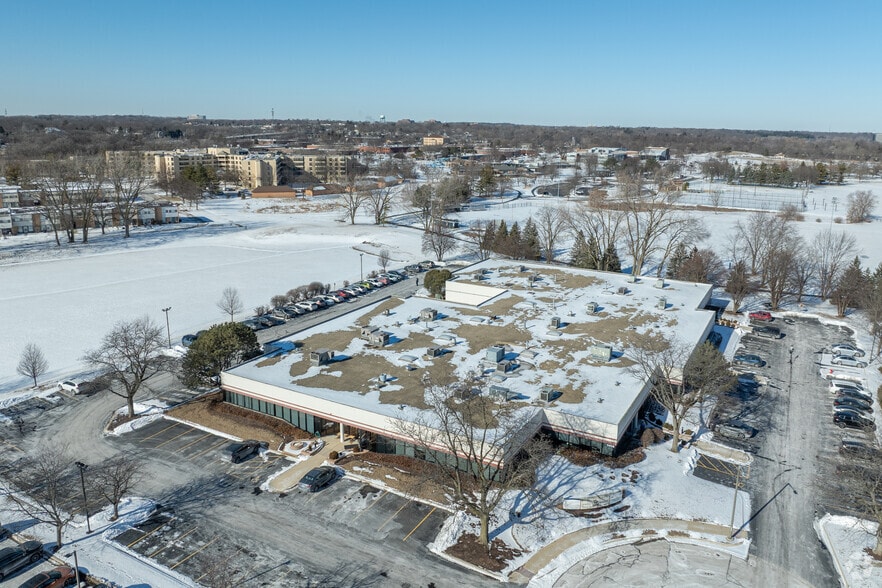5400 Patton Dr, Lisle, IL for sale - Building Photo - Image 3 of 4